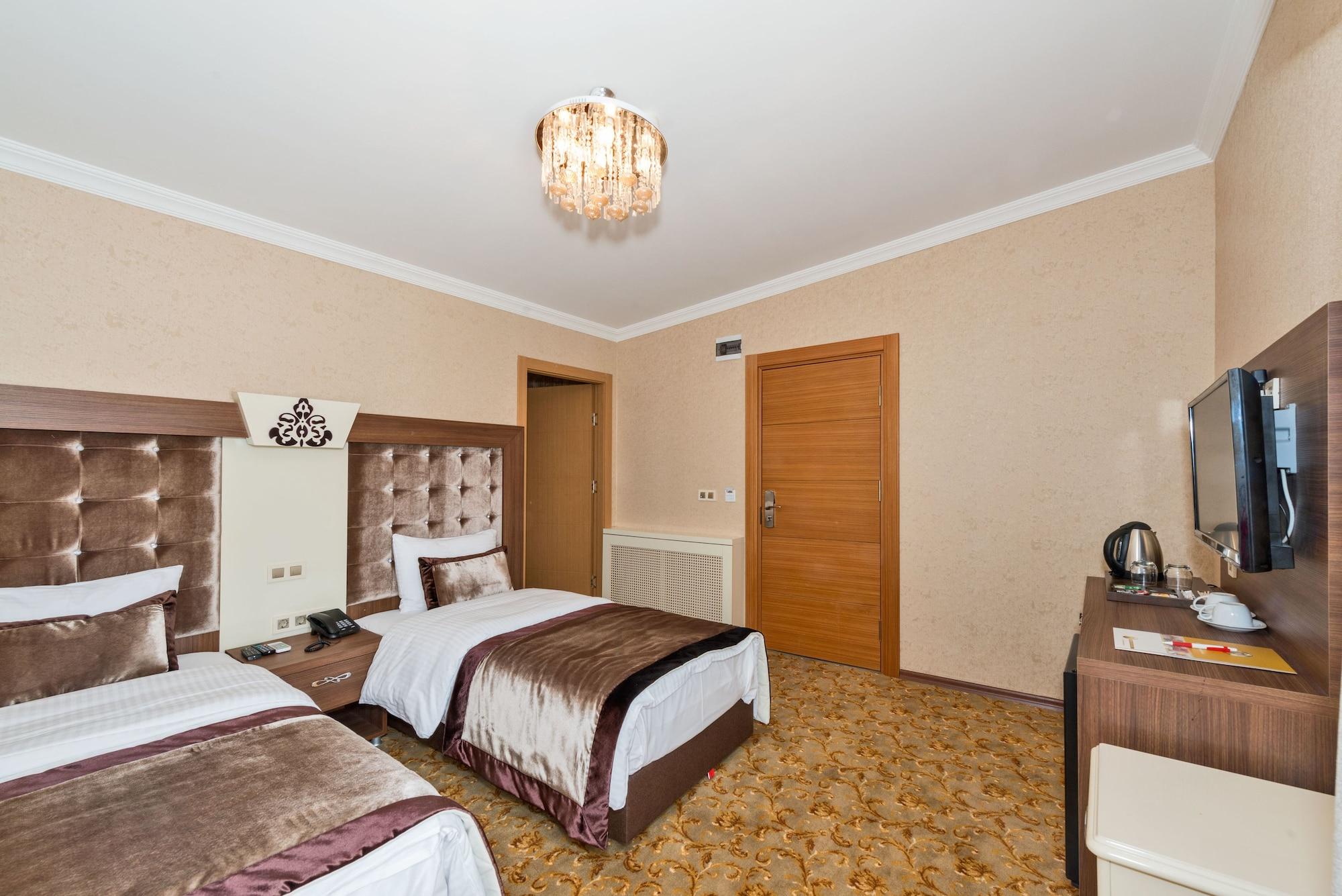 Hotel Montagna Hera Taksim 3*