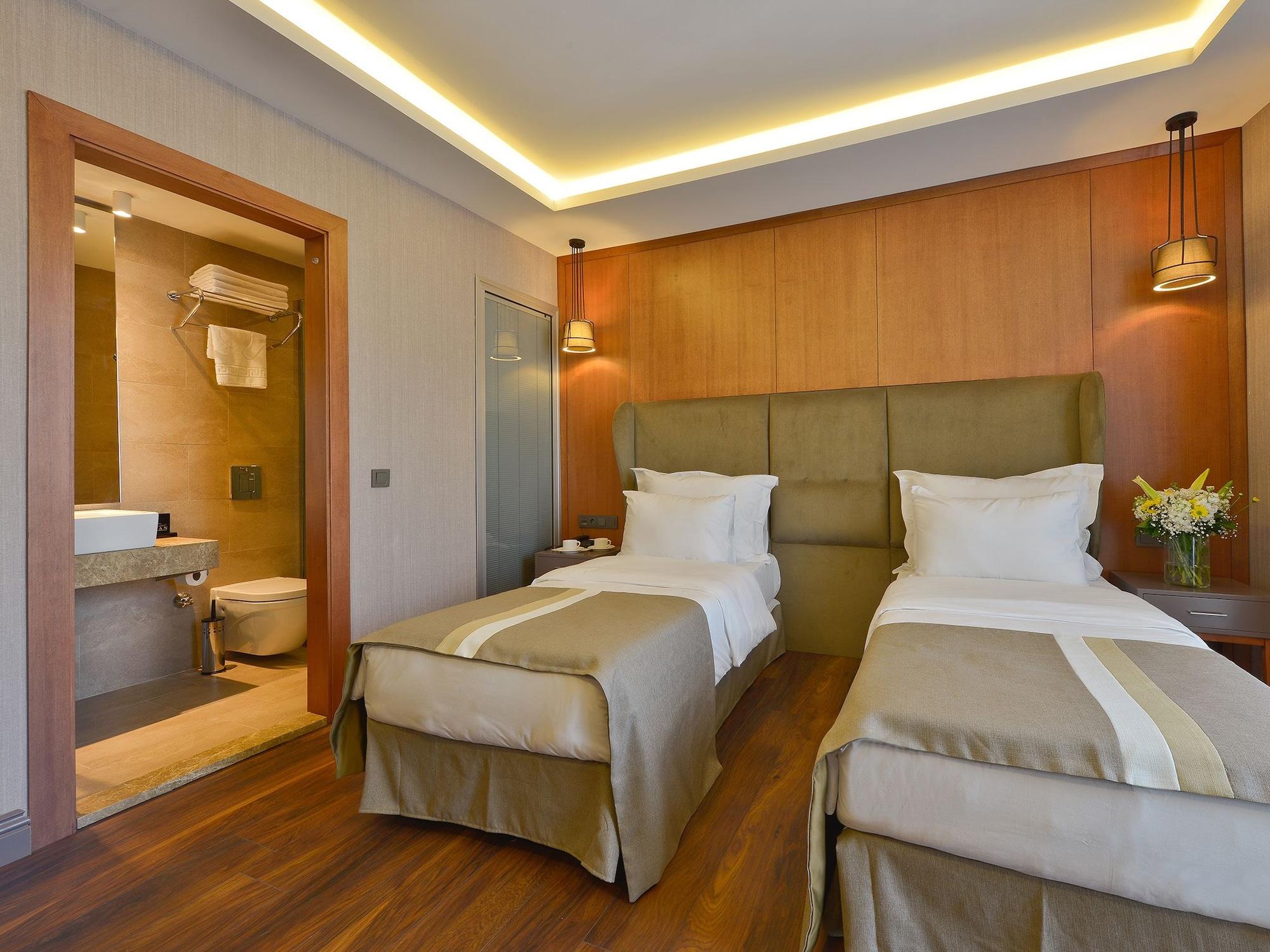 Blueway Hotel 3*