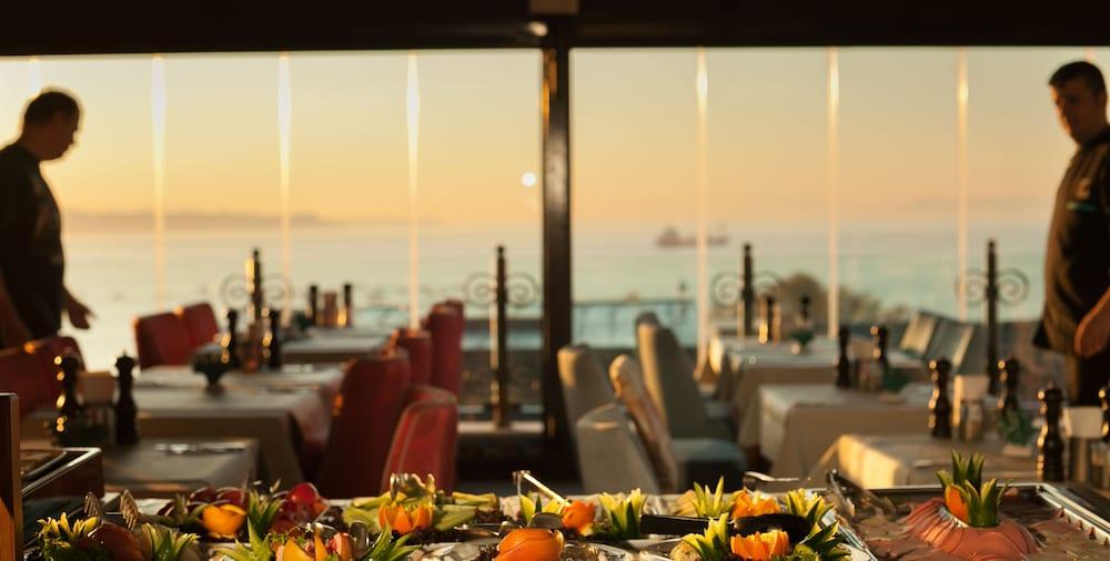 Hotel Tria Elegance