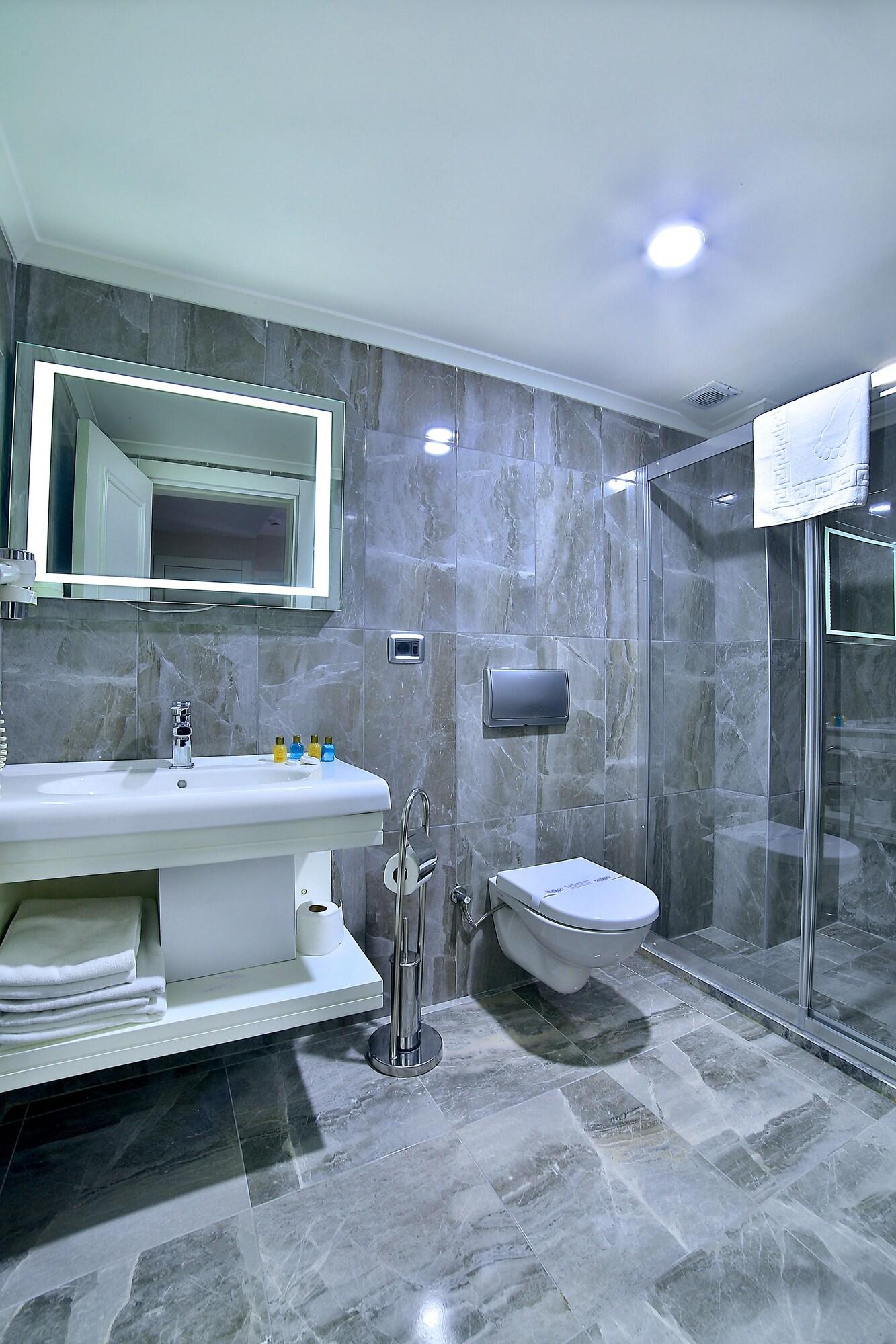 Hotel Monaco 4*