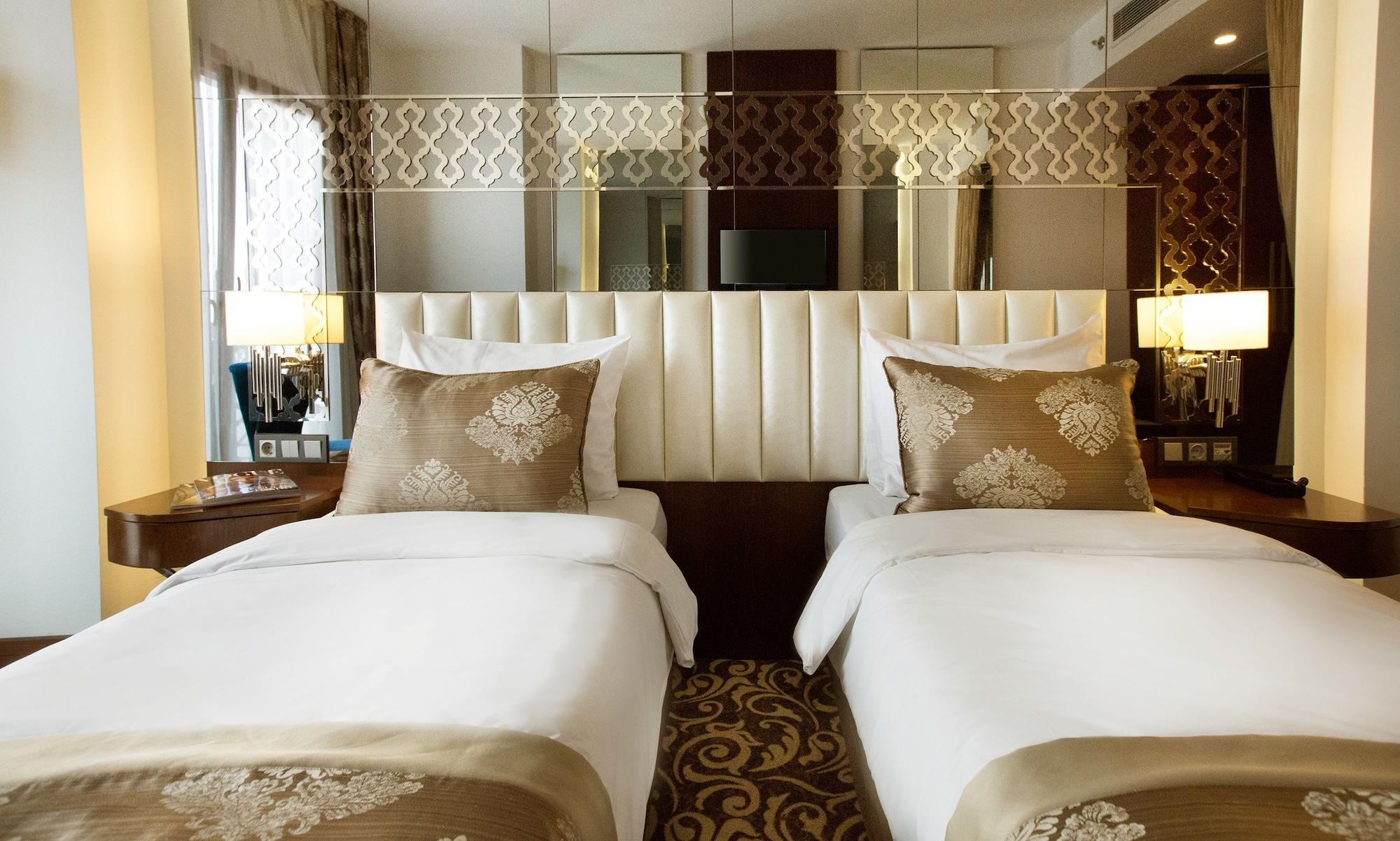 Taksim Pera Center Hotel