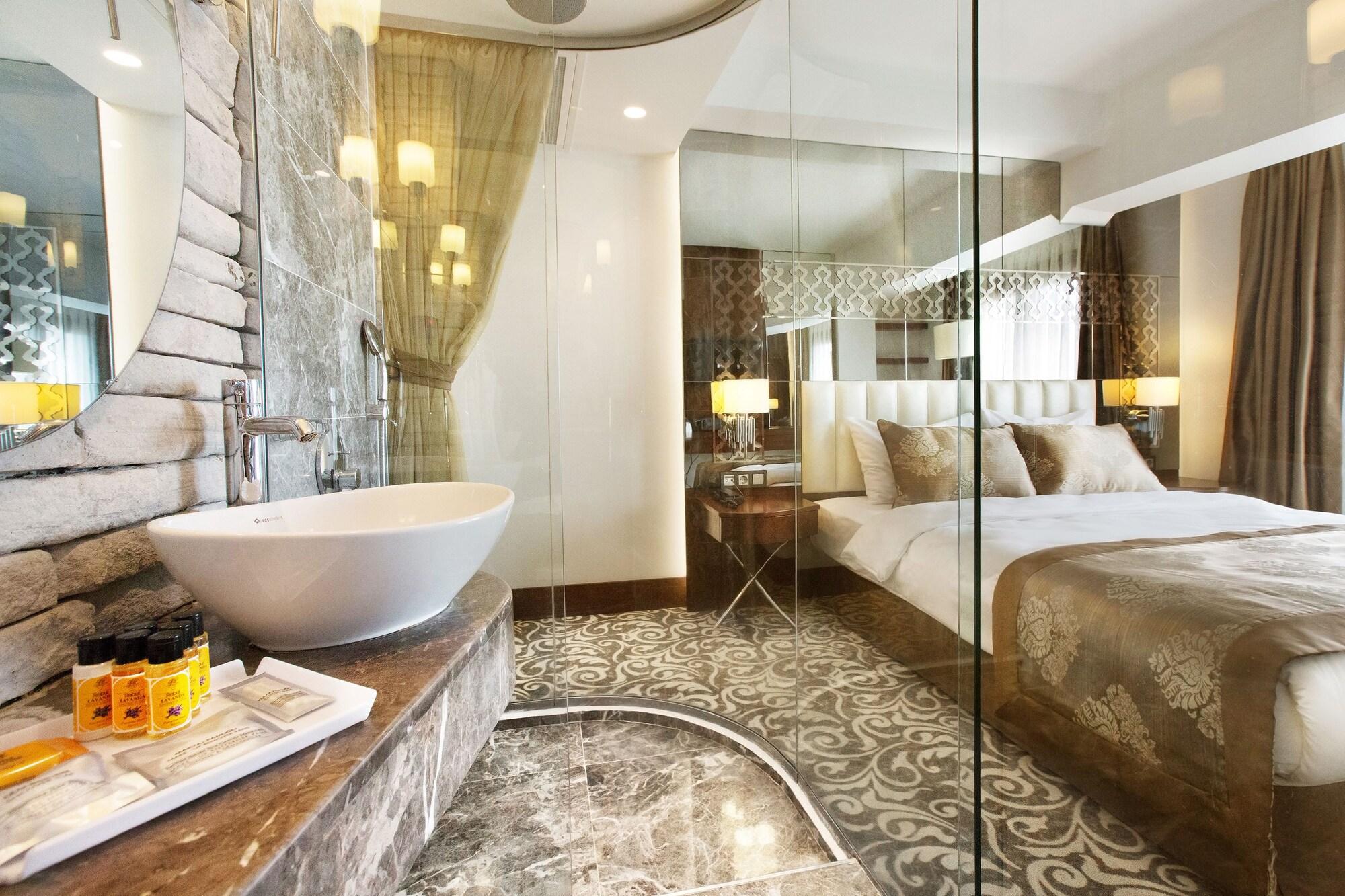 Taksim Pera Center Hotel