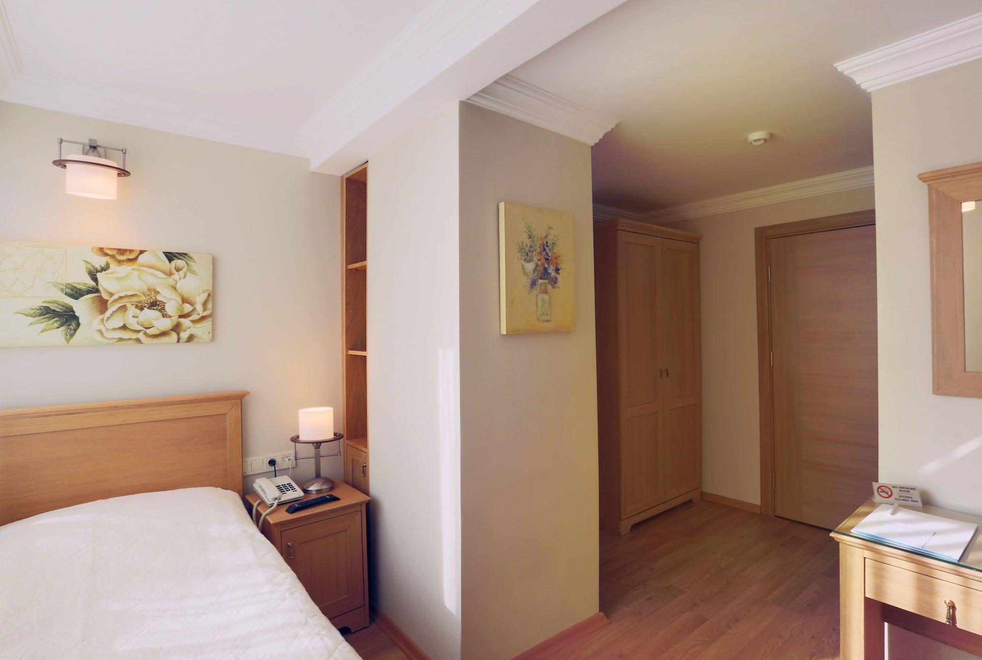 Hotel Expocity 3*