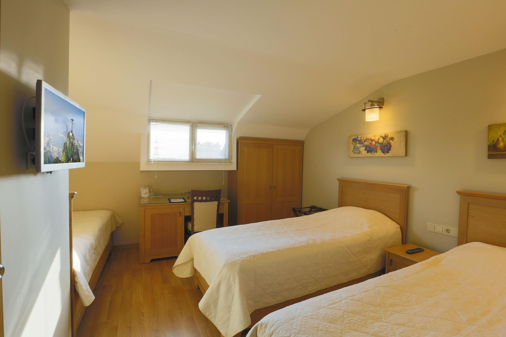 Hotel Expocity 3*