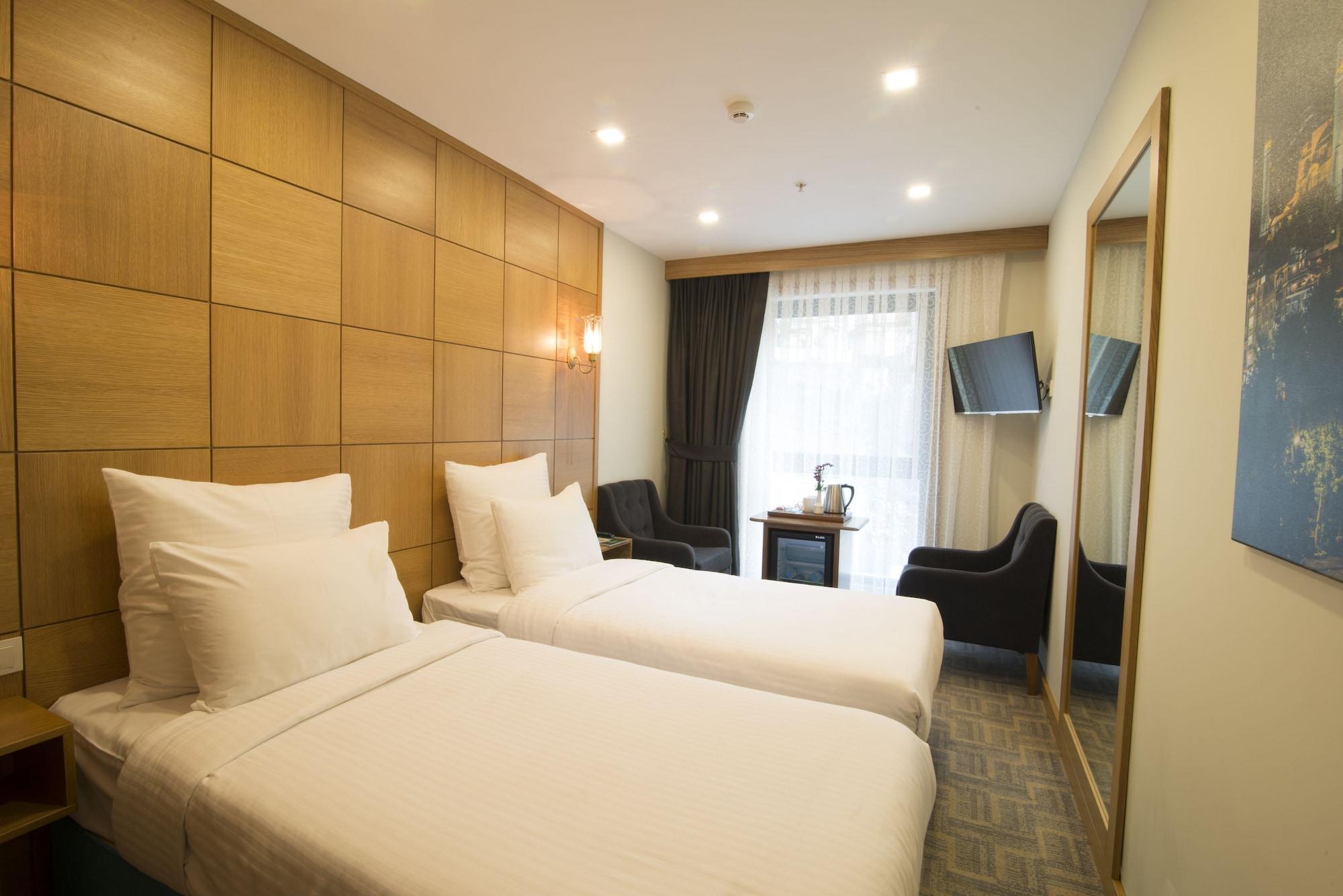 Cumbali Plaza Hotel 3*