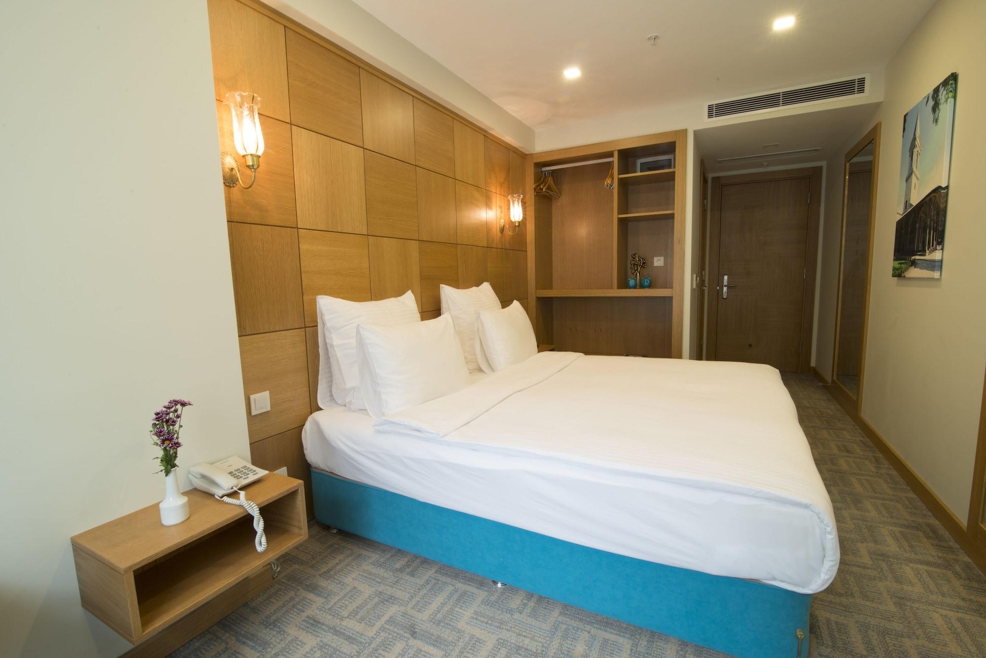 Cumbali Plaza Hotel 3*