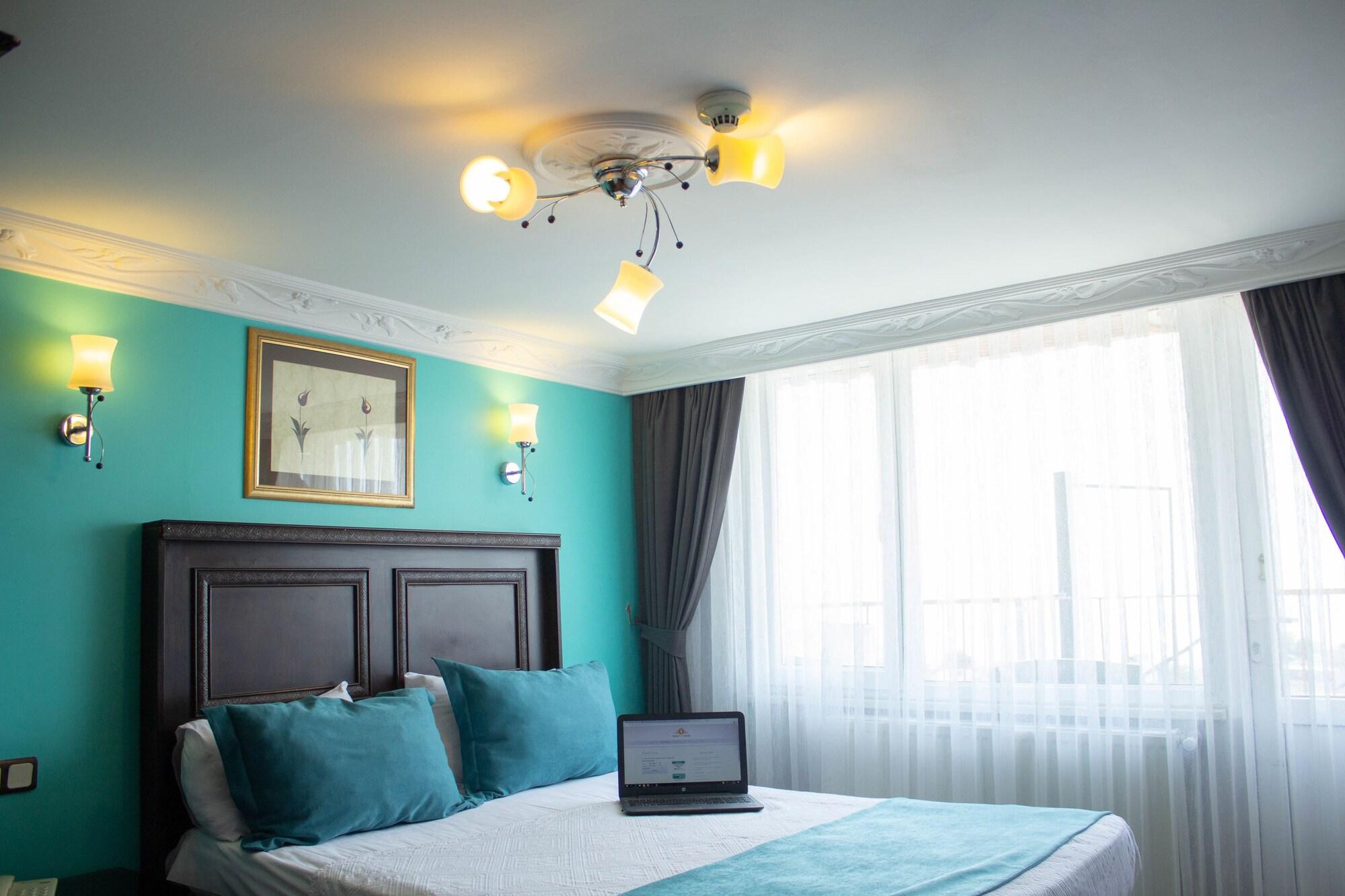 Tulip House Hotel 3*