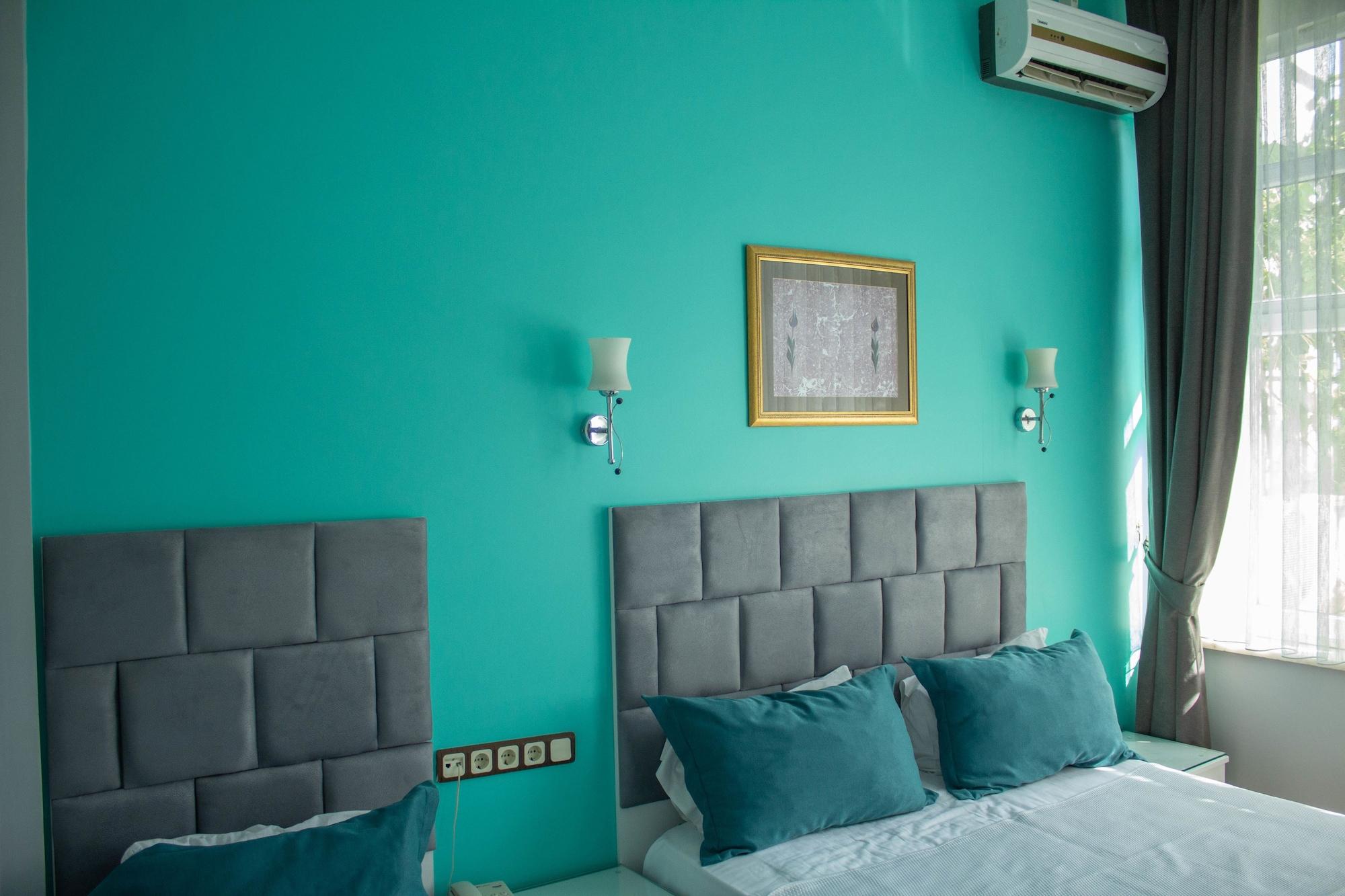 Tulip House Hotel 3*