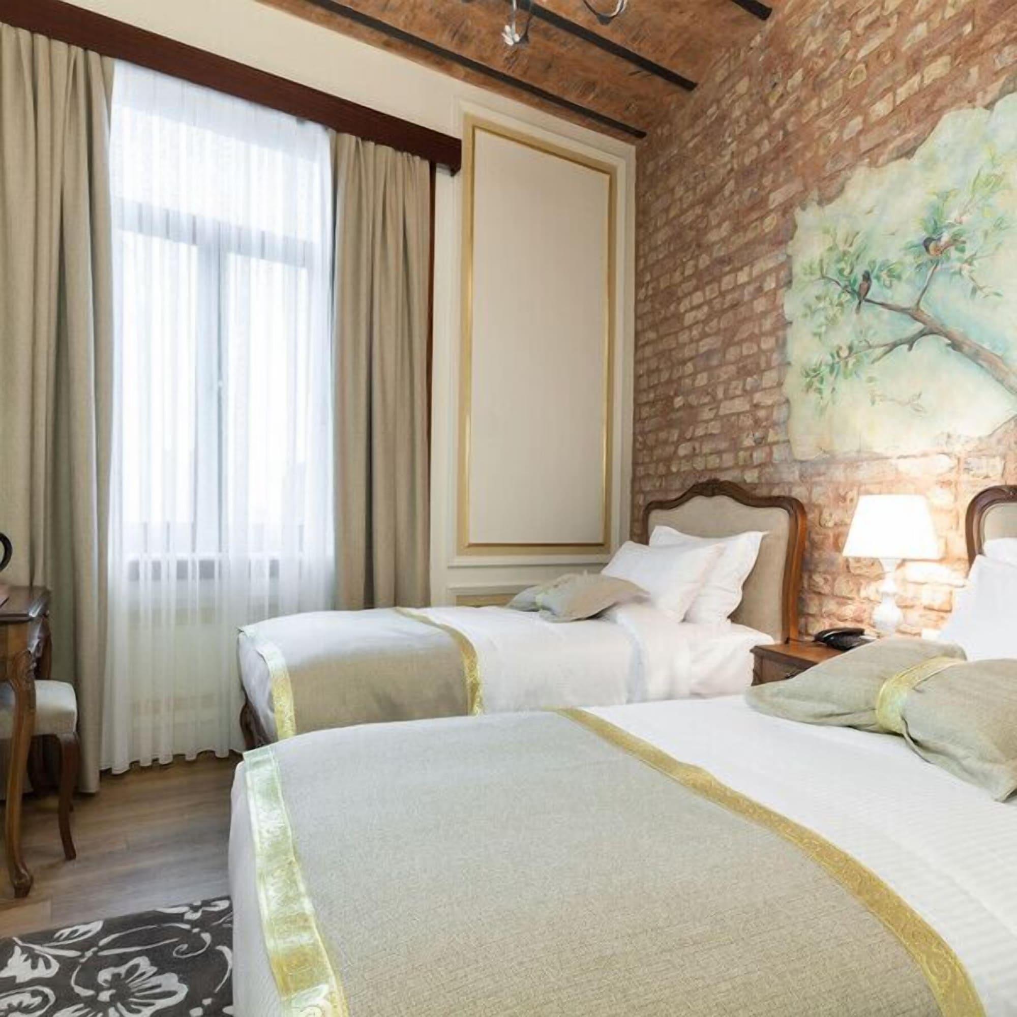 Pera Parma 4*
