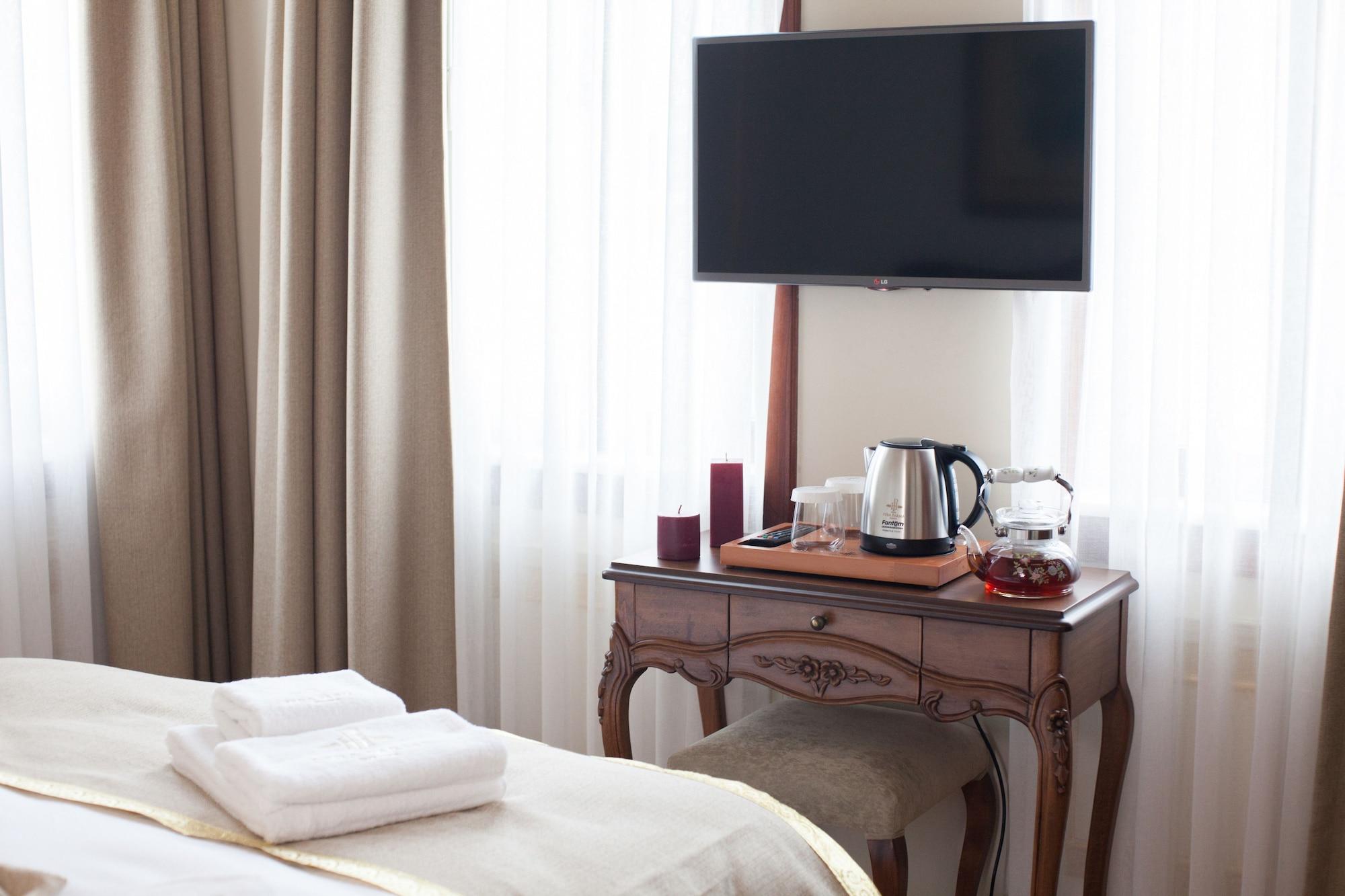 Pera Parma Hotel