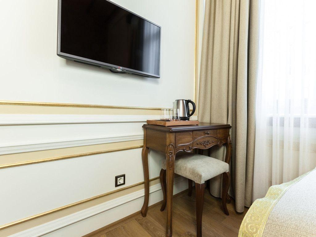 Pera Parma Hotel 4*
