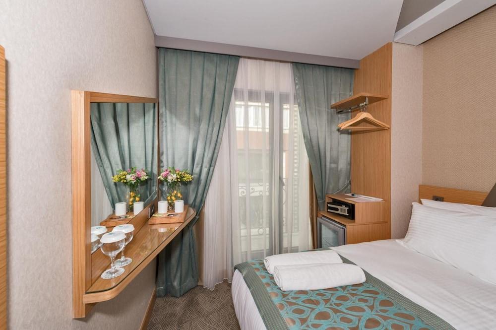 Genova Old Otel