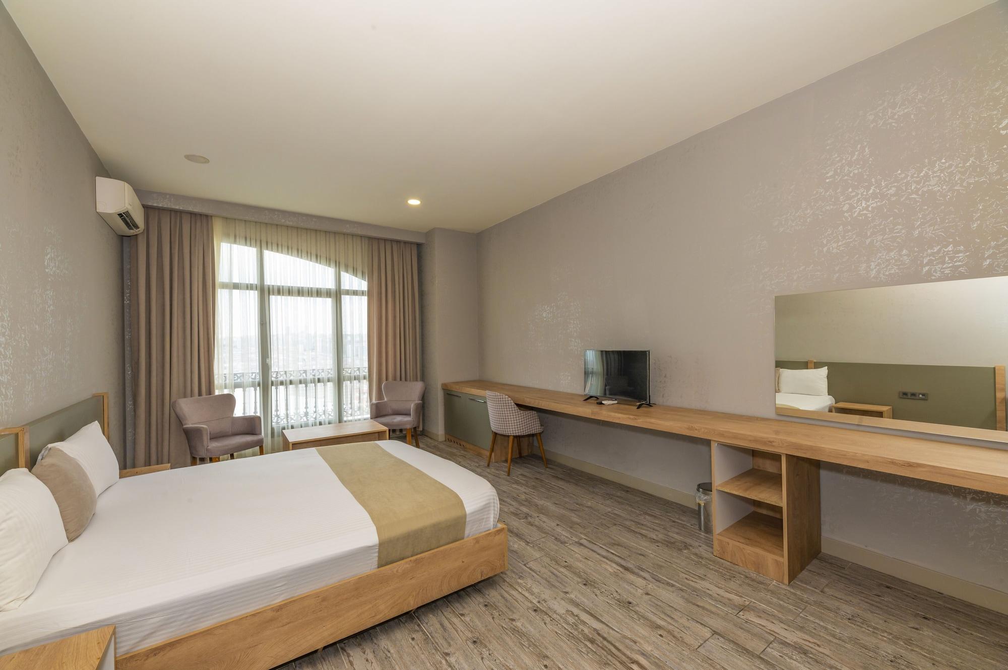 Agora Aparthotel 2*