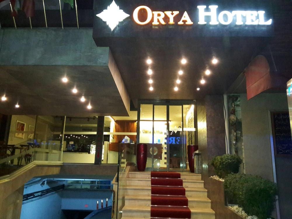 Hotel Orya 2*