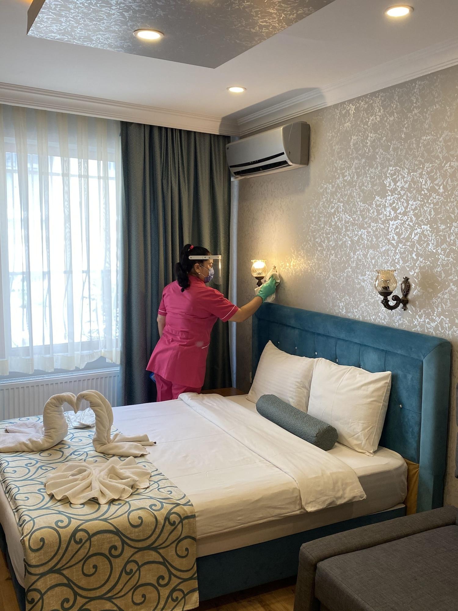 Hotel Riverland & 3*