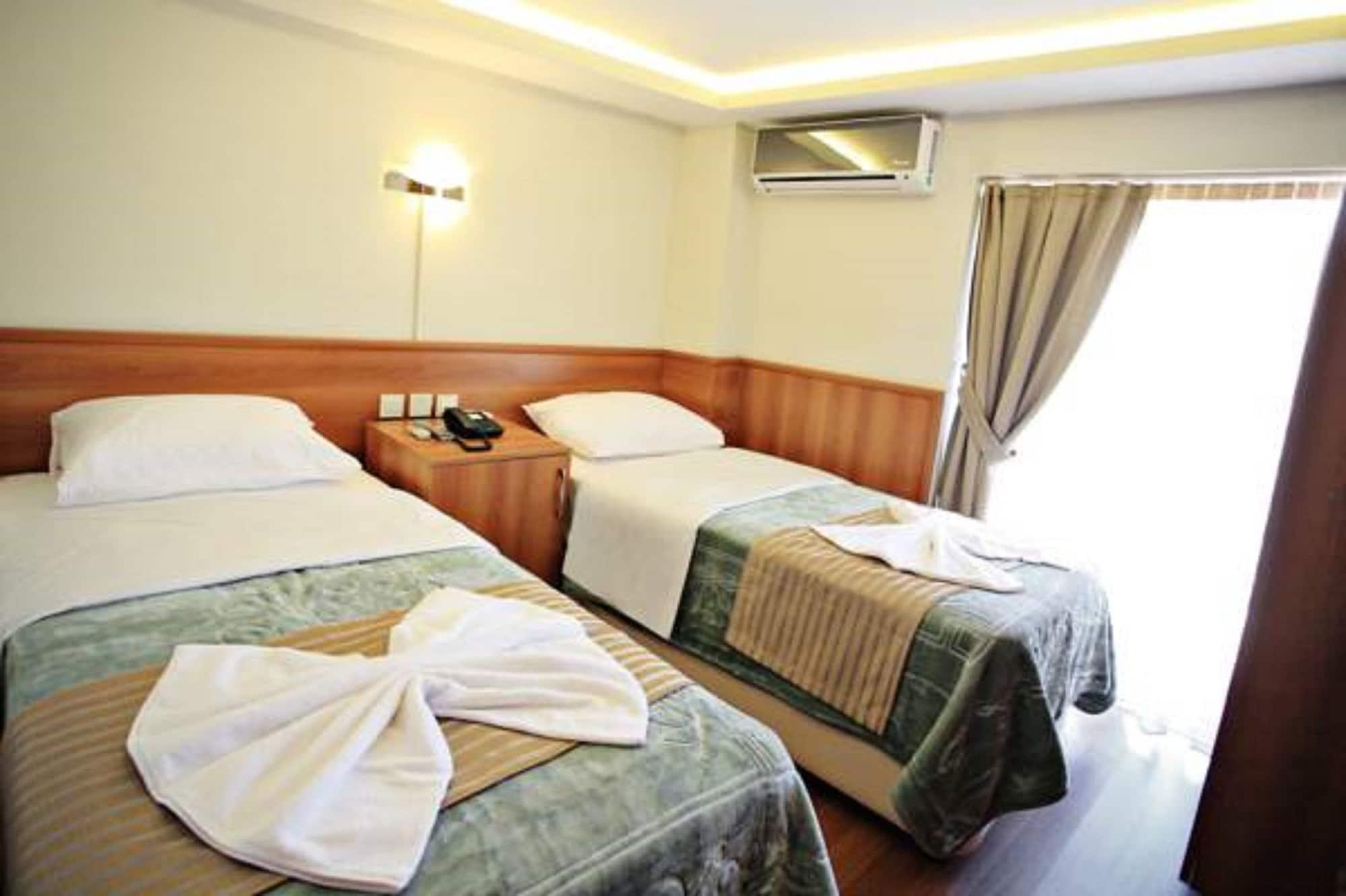 Taksim Palace 2*