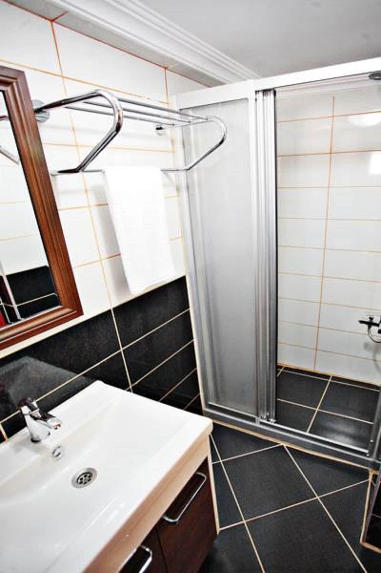 Taksim Palace 2*