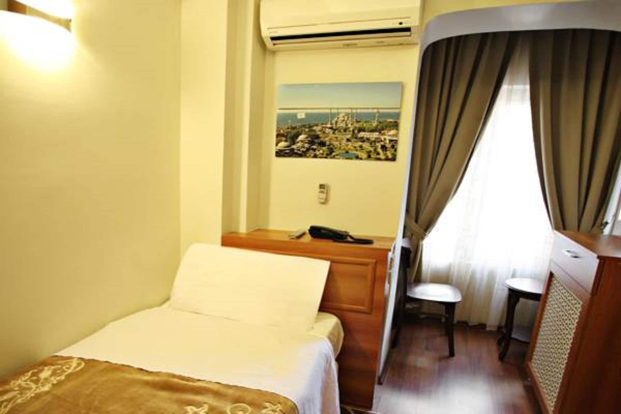 Hotel Taksim Palace 2*