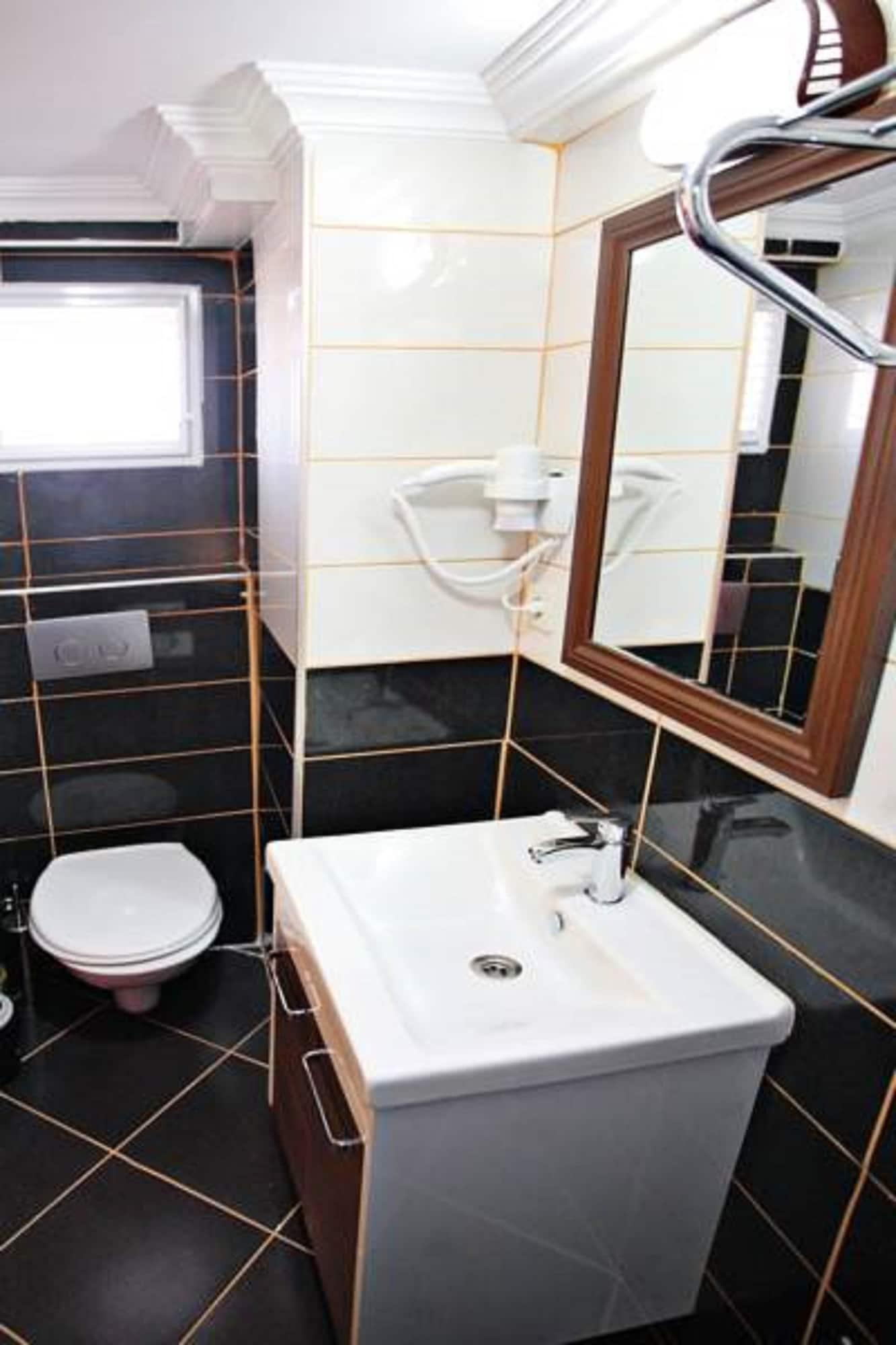 Taksim Palace 2*