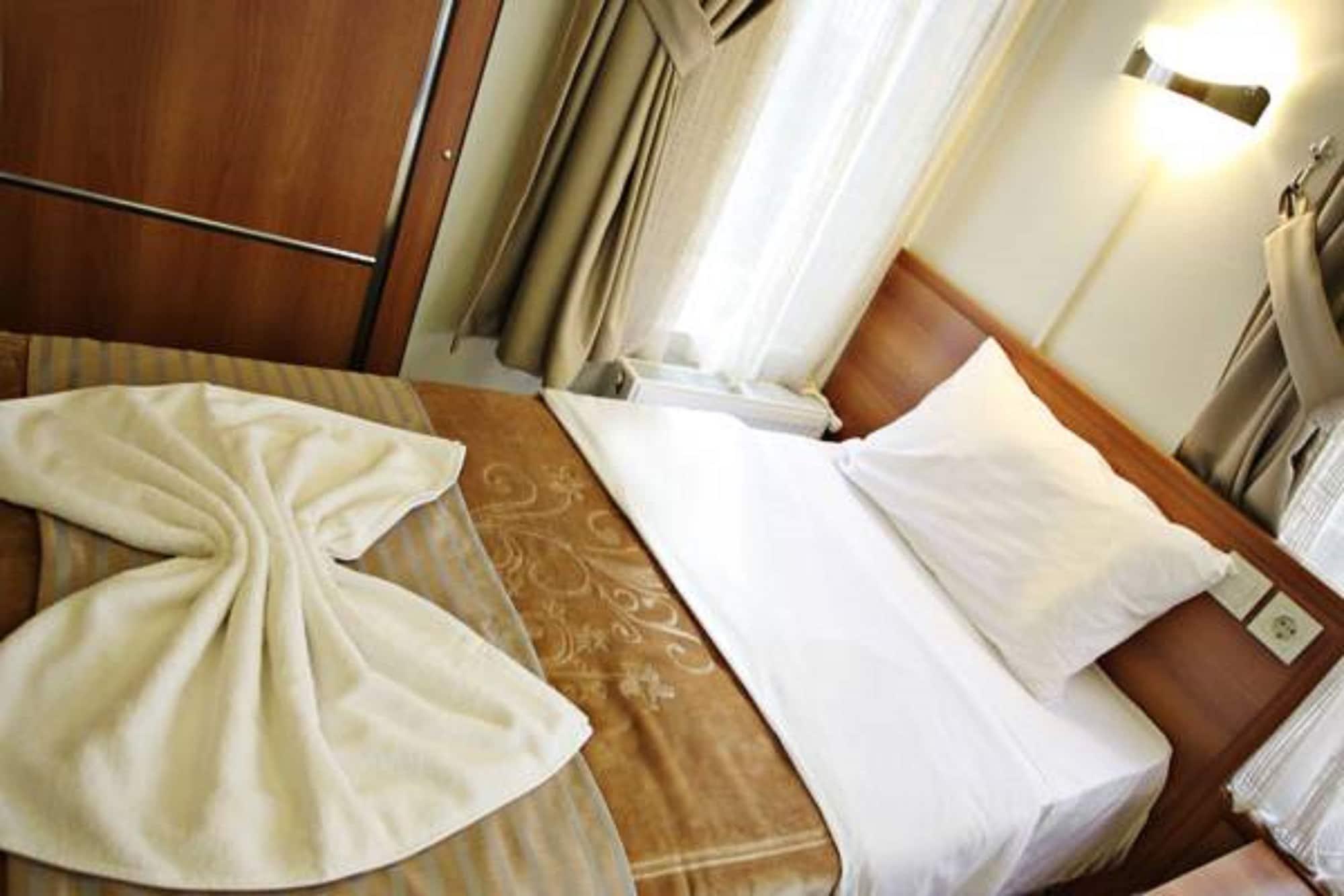 Hotel Taksim Palace 2*