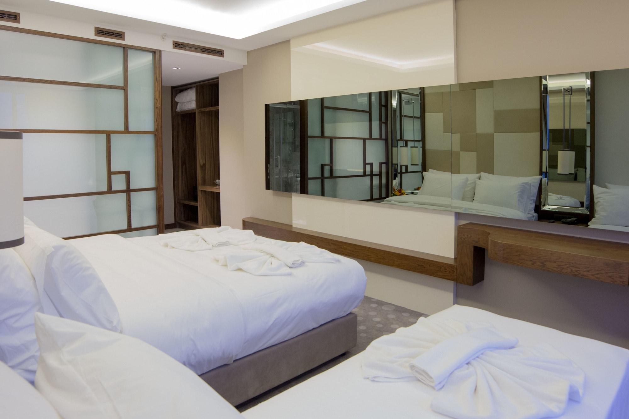 Otel The Biancho Pera 4*