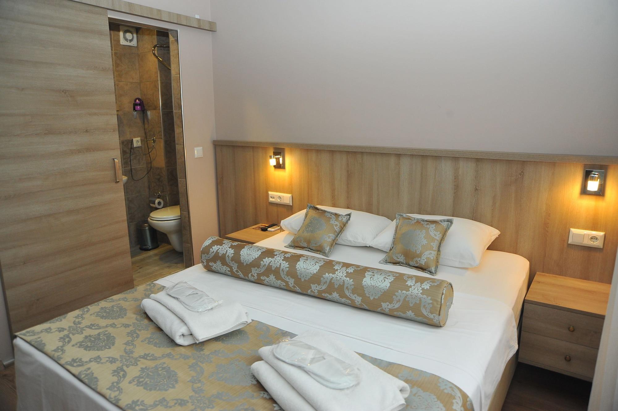 Serra Boutique Hotel 3*