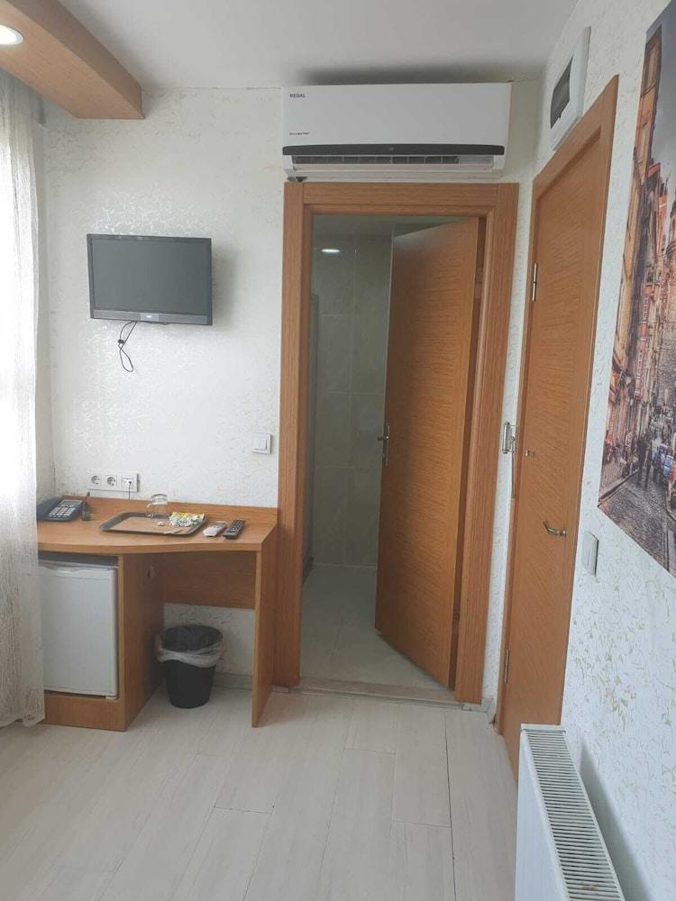 Hotel Grand Airport 3*