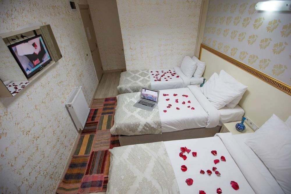 Grand Airport Hotel 3*