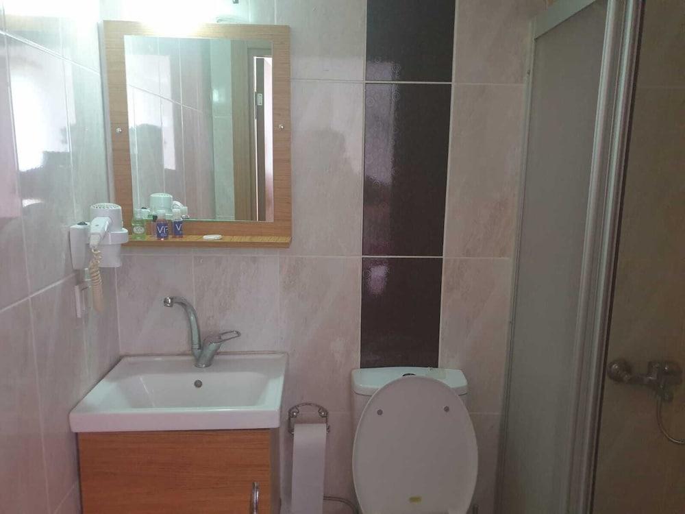 Grand Airport Hotel 3*
