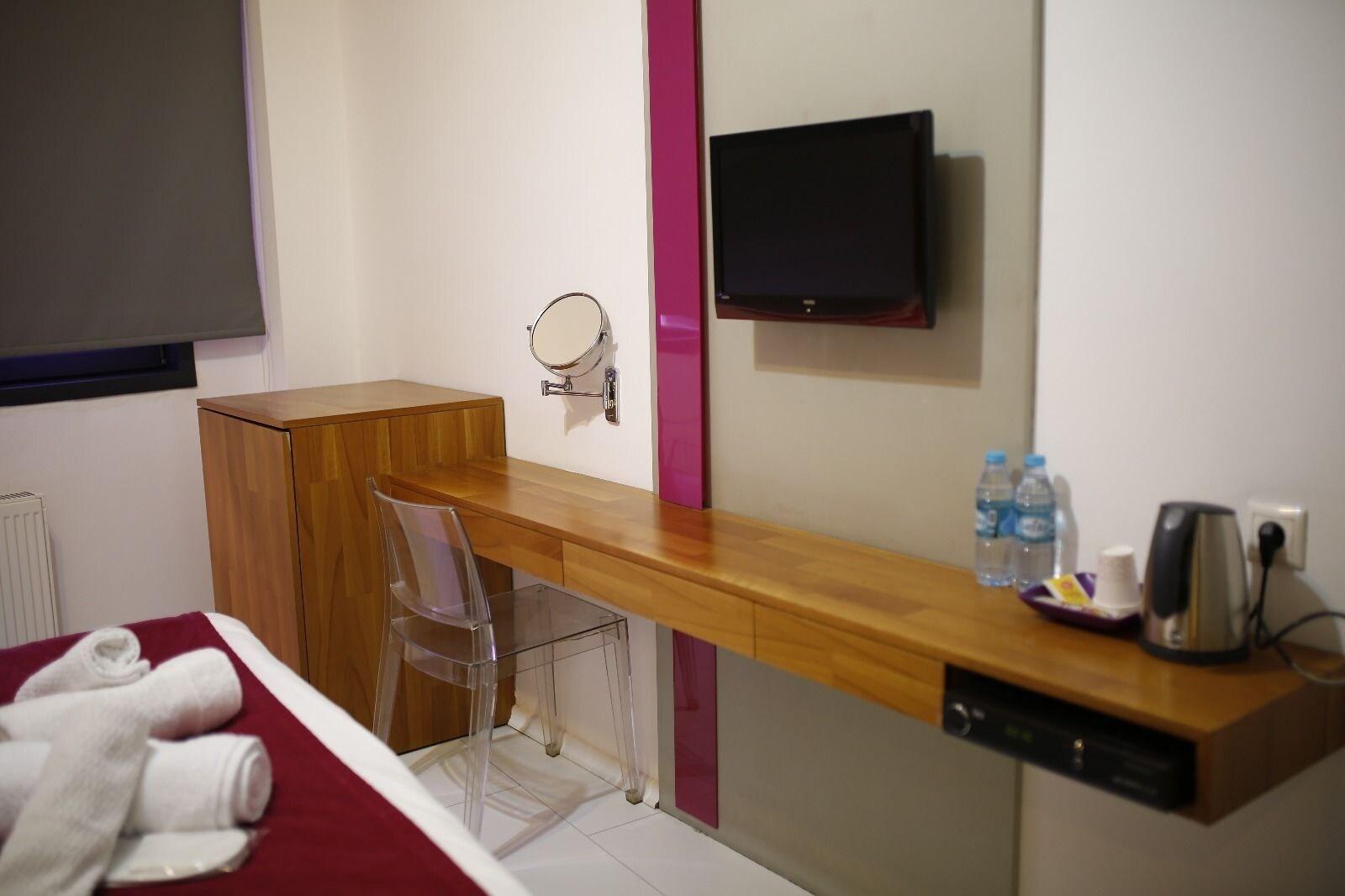 Black Aparthotel