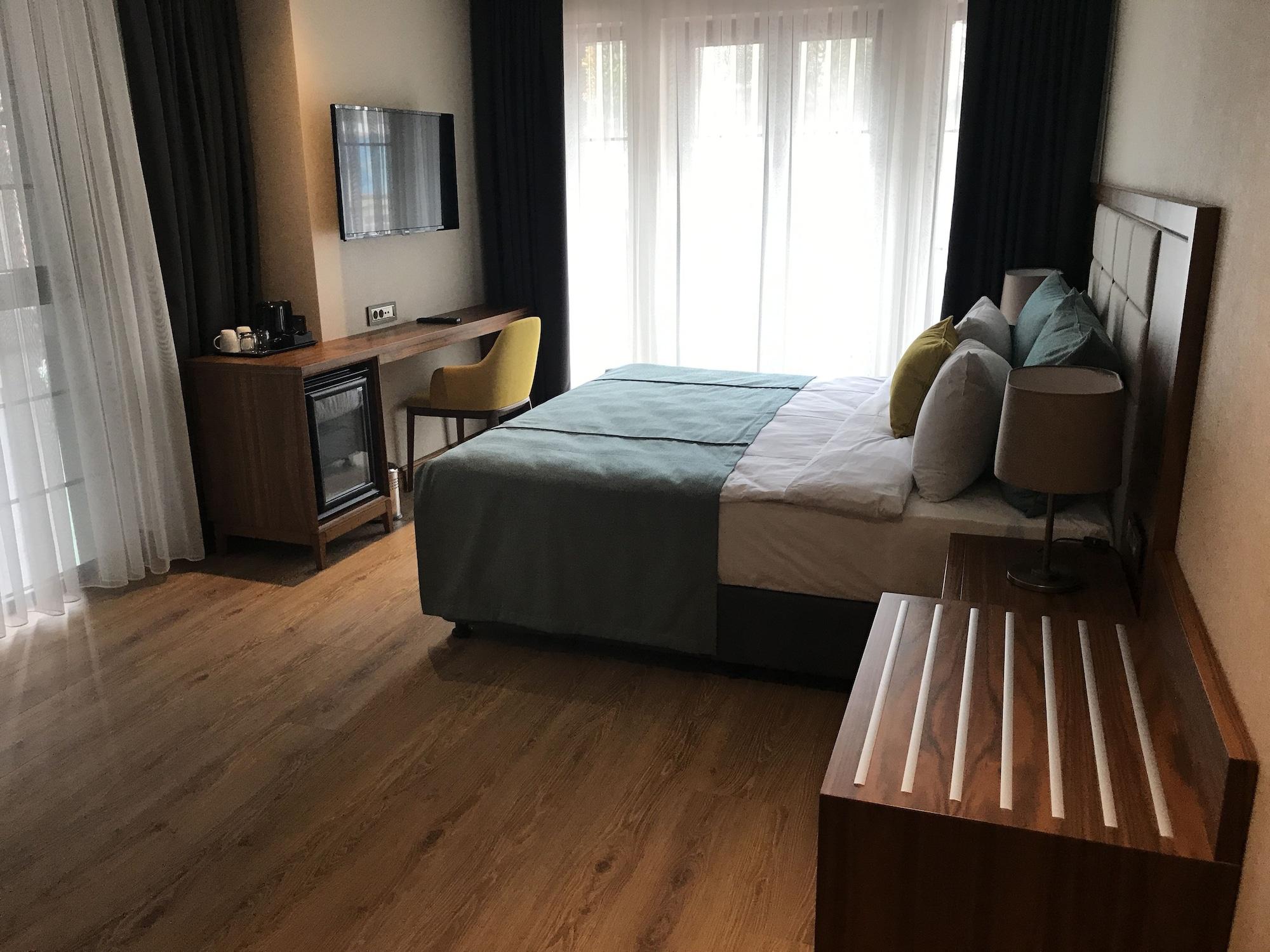 Endless Art Hotel-special Category Otel