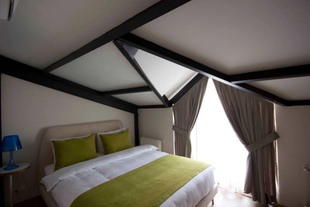 Calanthe Hotel