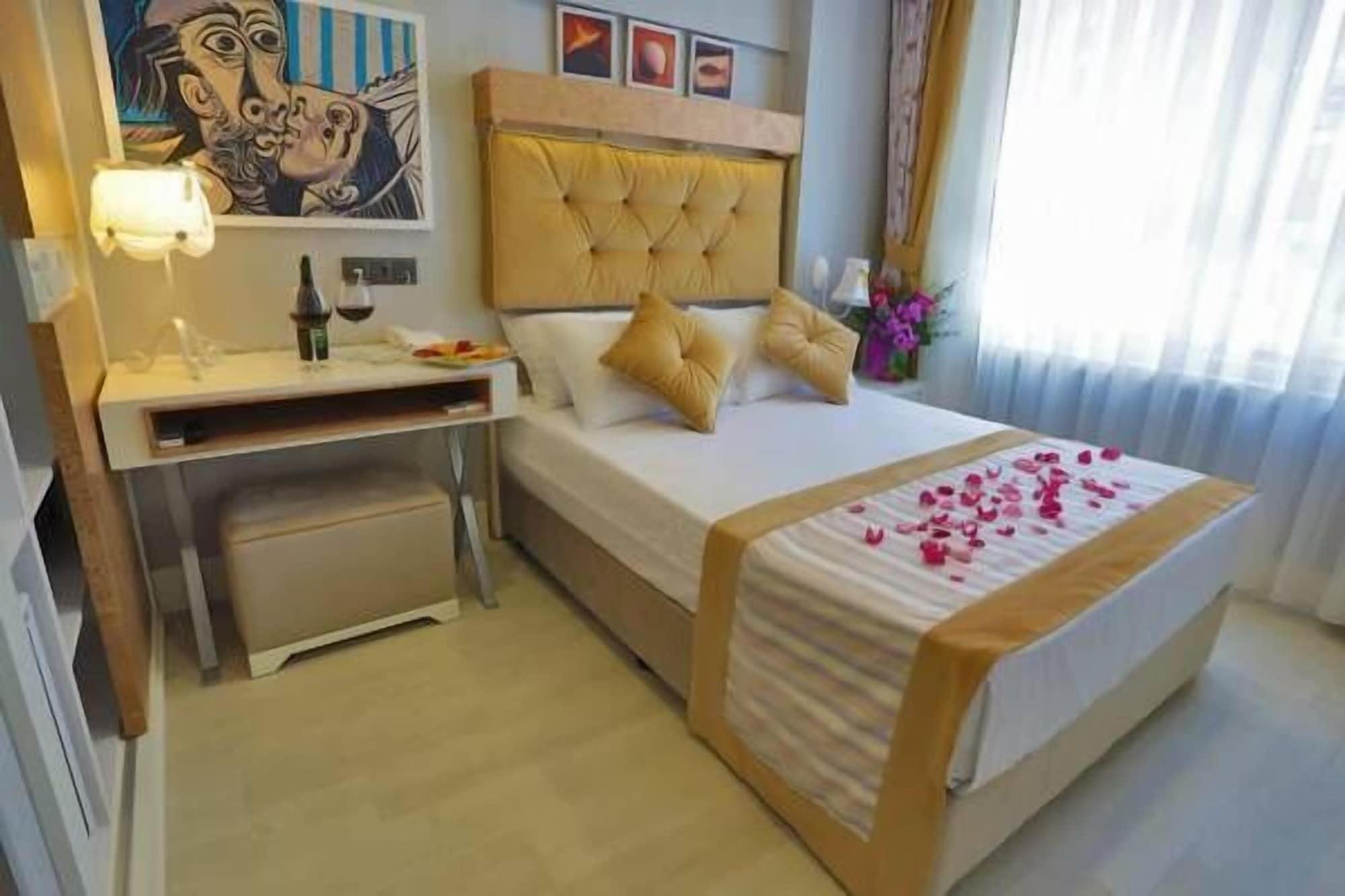 Just Hotel