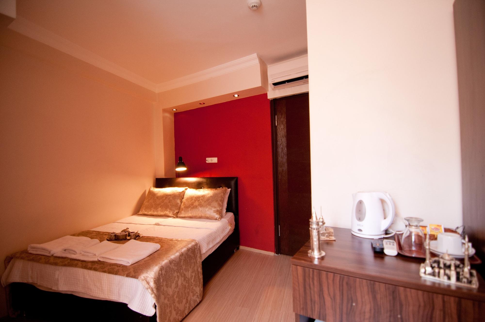 Hotel Magnificent 3*