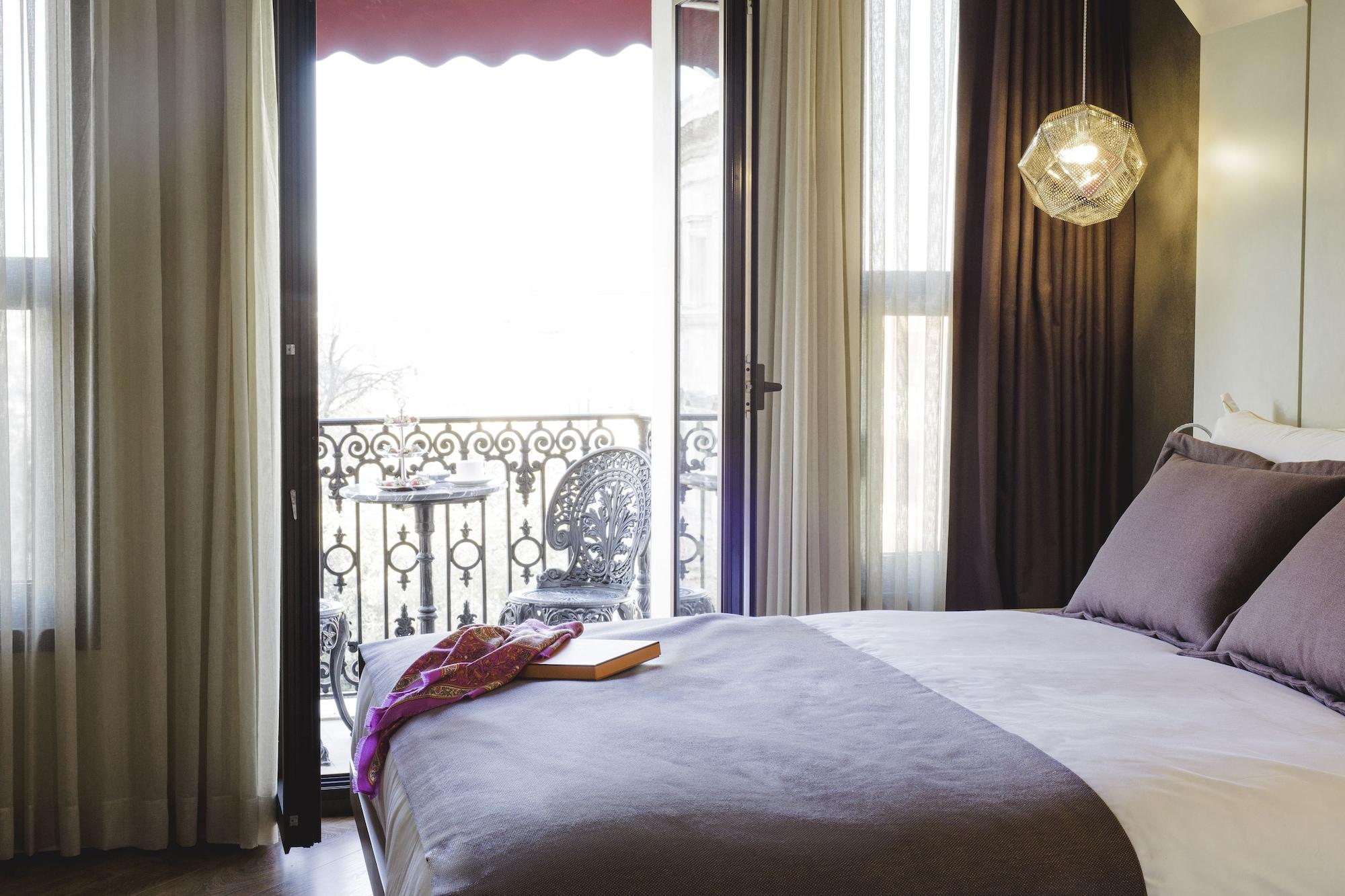 Hotel Maroon Pera 3*