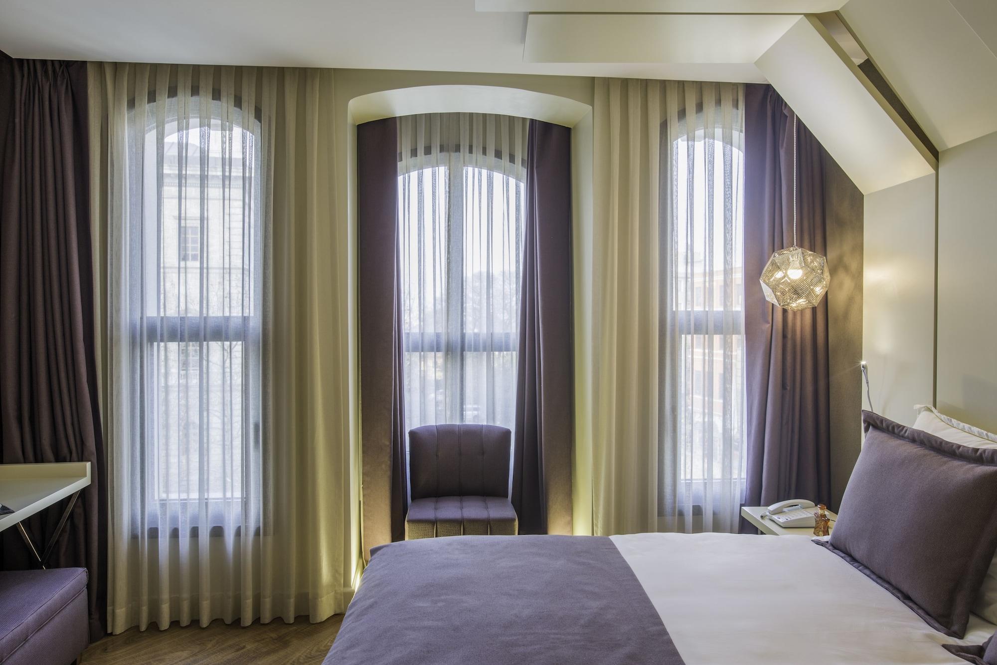 Maroon Pera Hotel