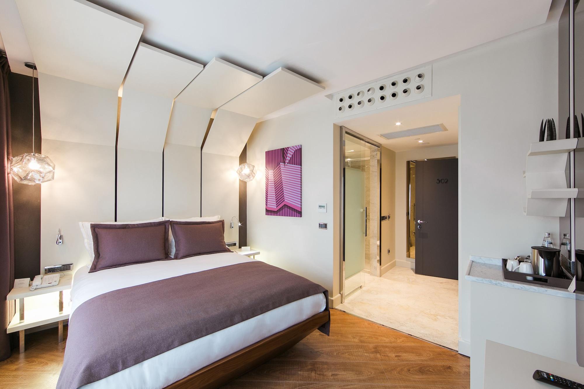 Hotel Maroon Pera 3*
