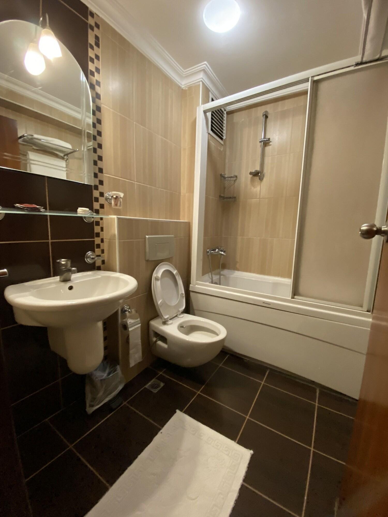 Monopol Hotel 3*