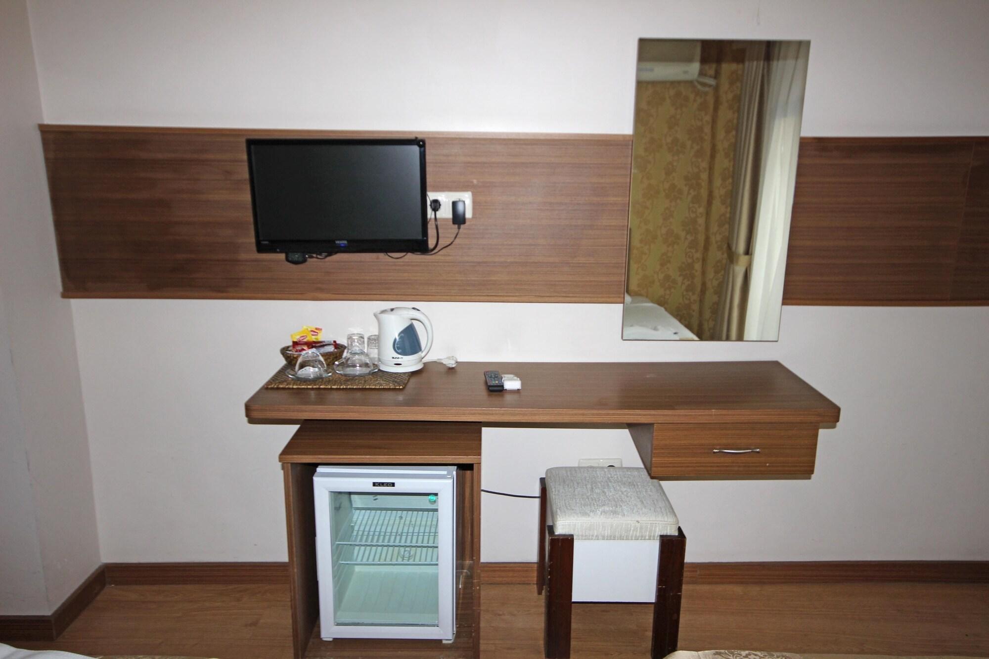 Flower Palace Hotel 2*