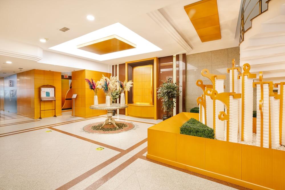Marble Hotel 4*