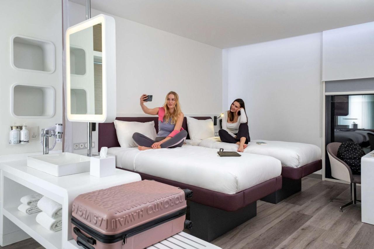 Yotelair Airport, Duty Free - International Transit Area