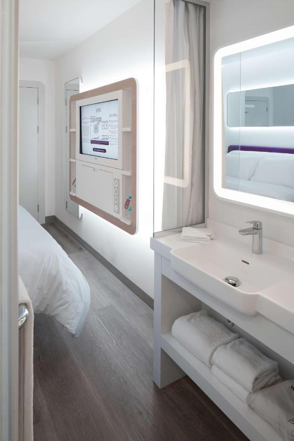 Yotelair Airport, Duty Free - International Transit Area Hotel