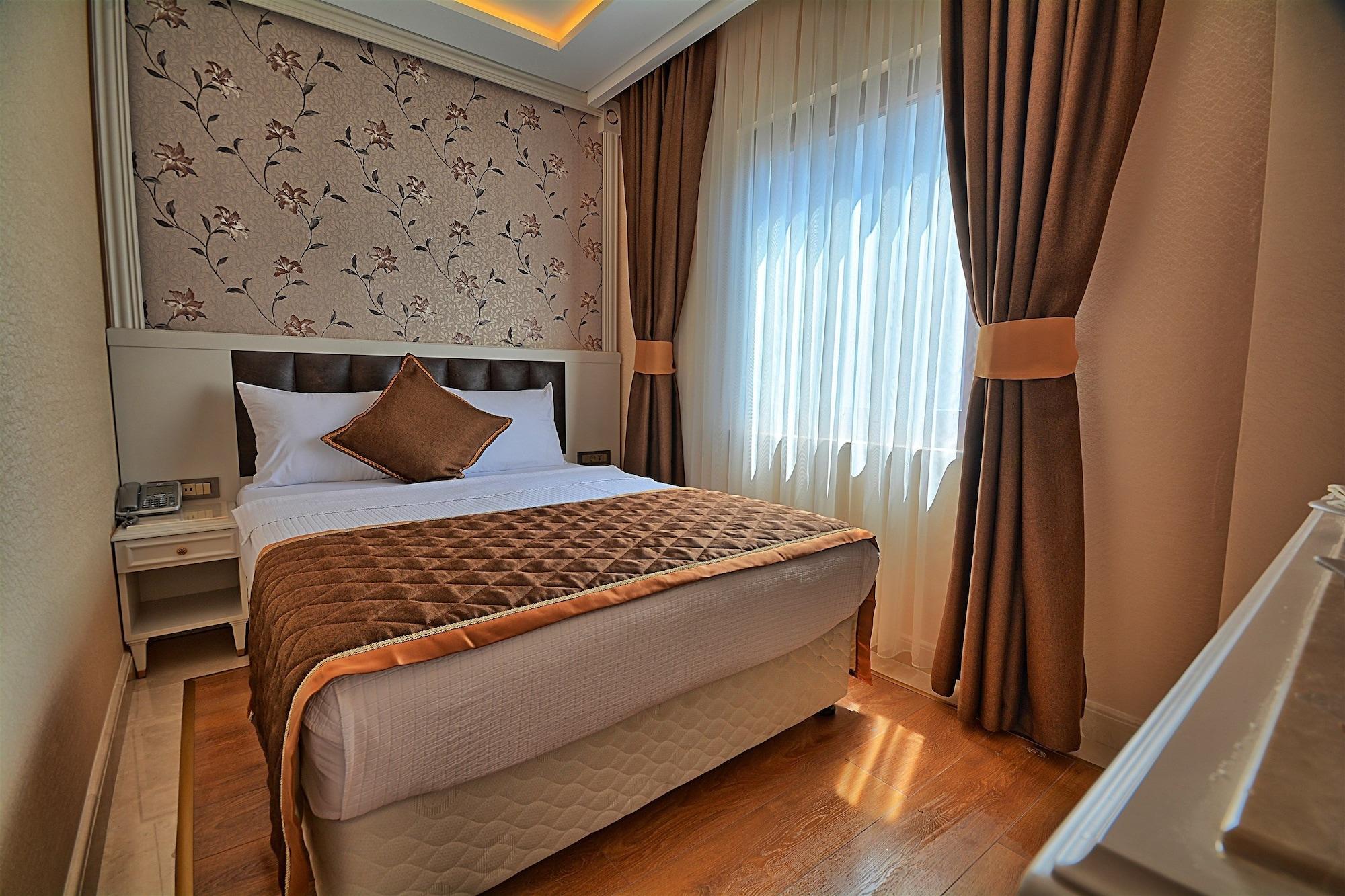 Hotel Samir Deluxe 4*