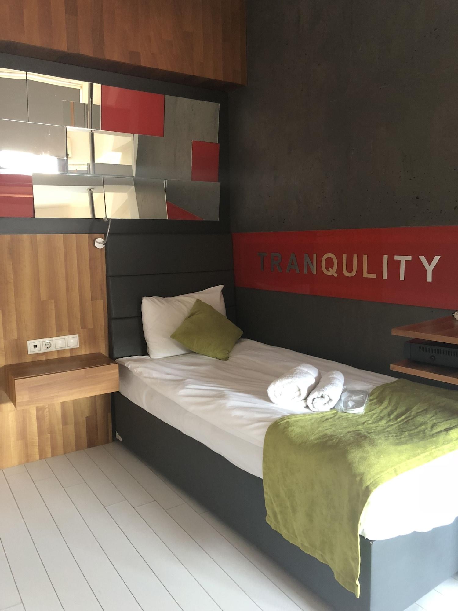 Aparthotel Black 2*