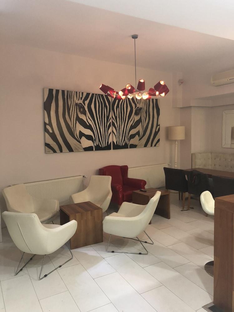 Aparthotel Black