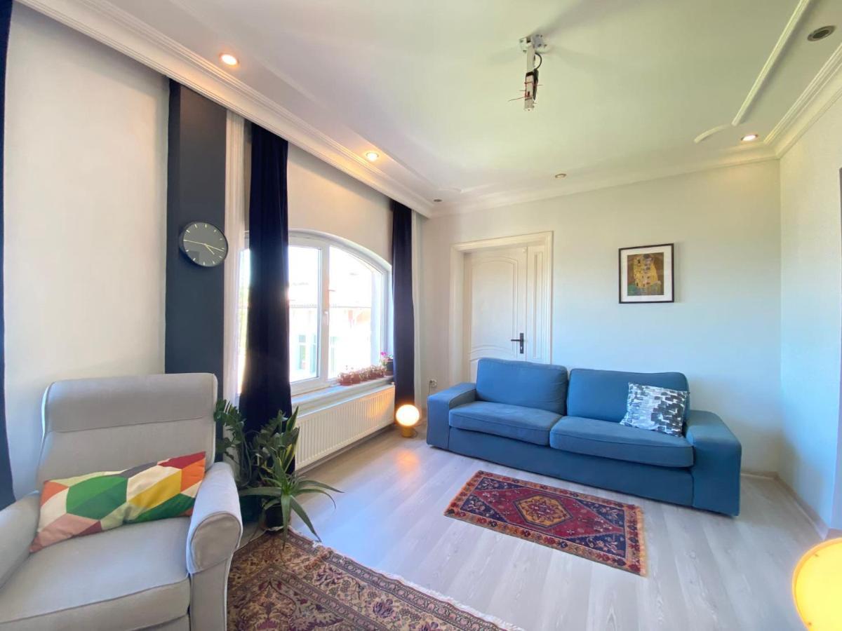 Delightful With Backyard And Bosphorus View In Uskudar Apartment