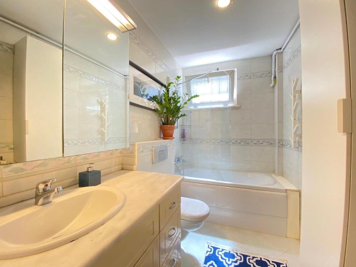 Delightful With Backyard And Bosphorus View In Uskudar Apartment