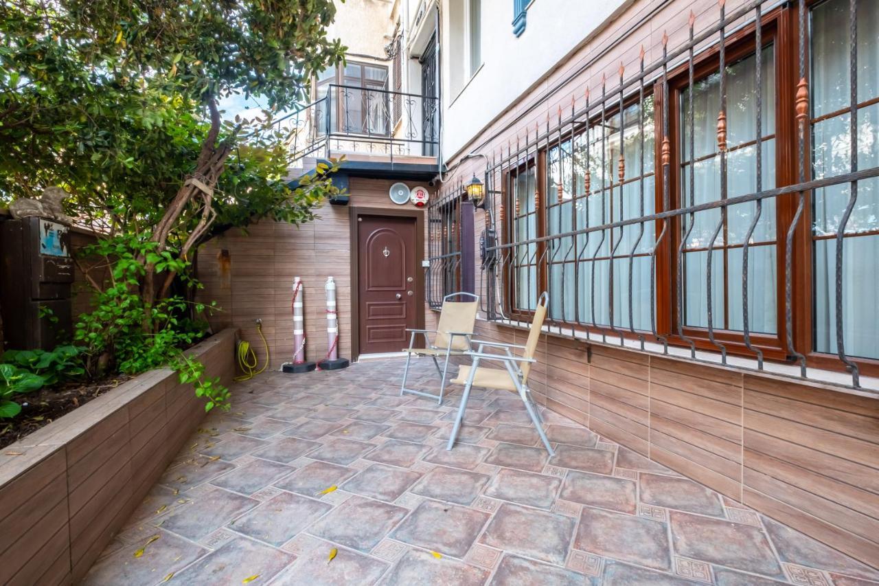 Flat With Garden Close To Coast In Uskudar Daire *