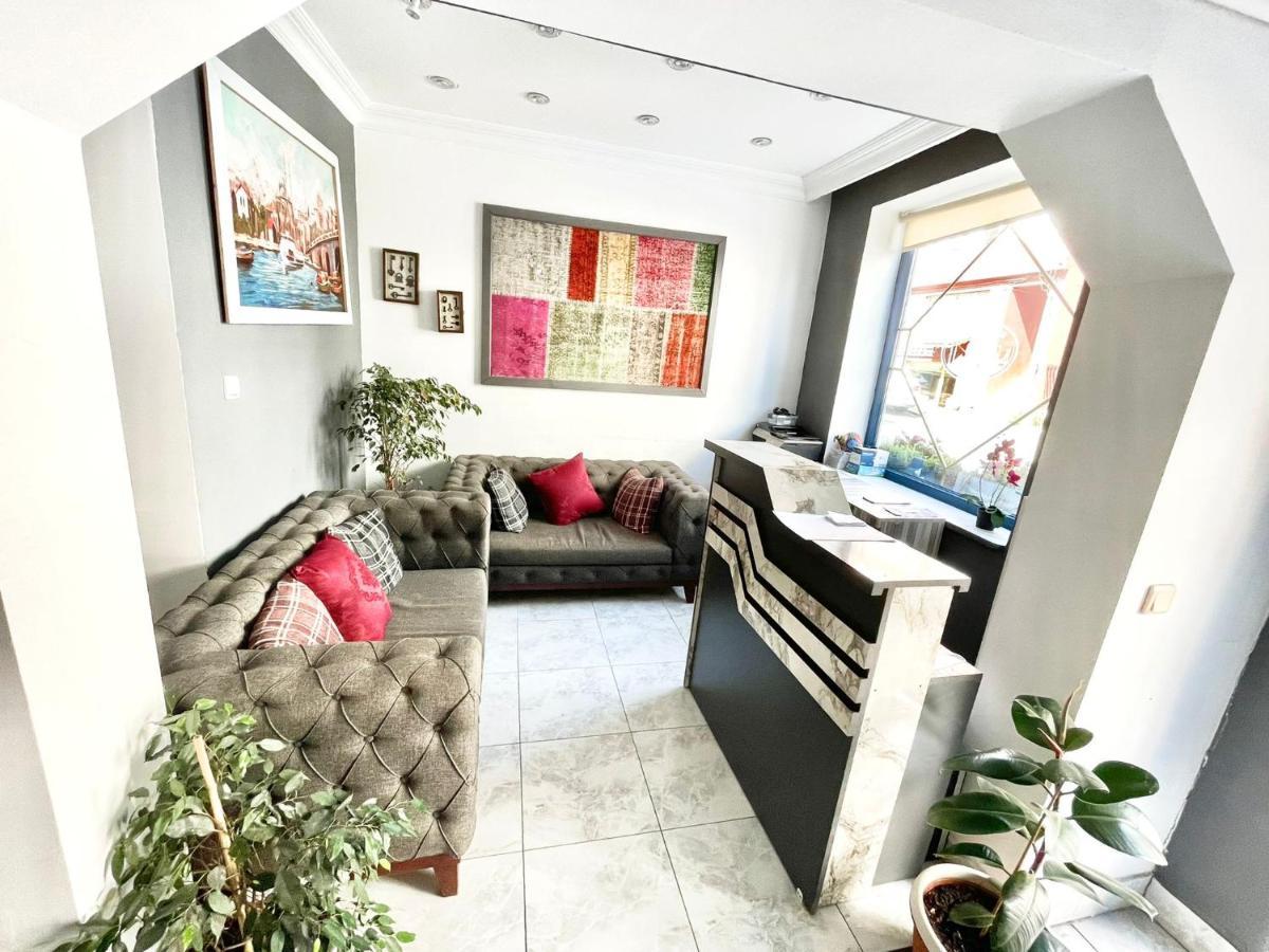 Hotel La Maison Bleue 3*