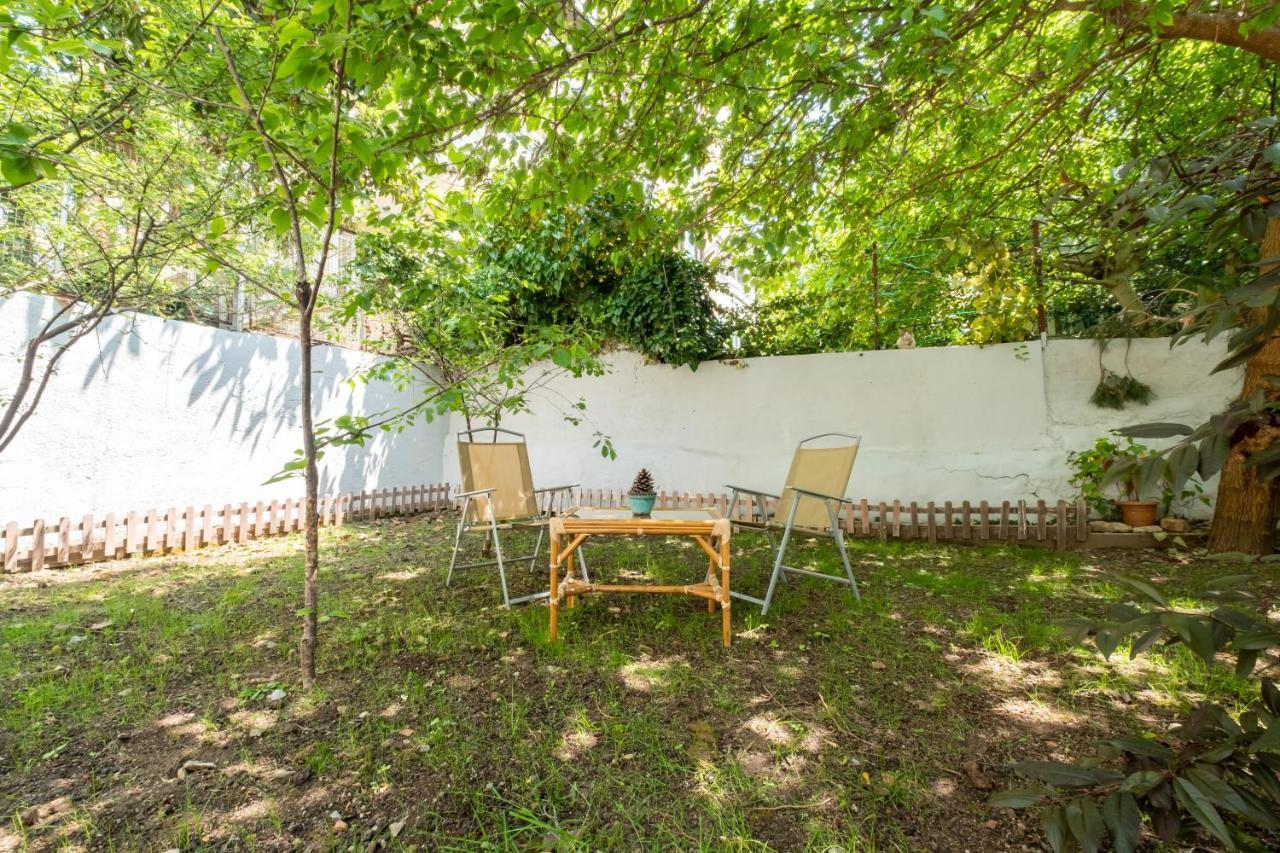 Flat With Garden Close To Coast In Uskudar * İstanbul
